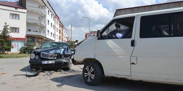 Sivas'ta trafik kazası: 7 yaralı