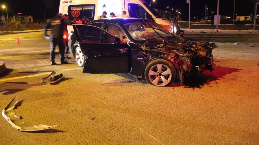 Sivas’ta trafik kazası: polis memuru hayatını kaybetti 