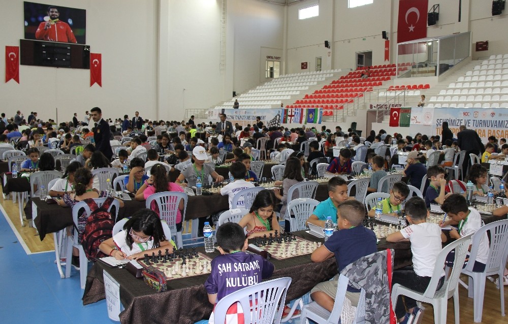 Sivas’ta Uluslararası Satranç Turnuvası devam ediyor 