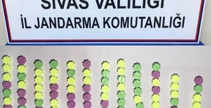 Sivas'ta yolcu otobüsünde uyuşturucu hap ele geçirildi
