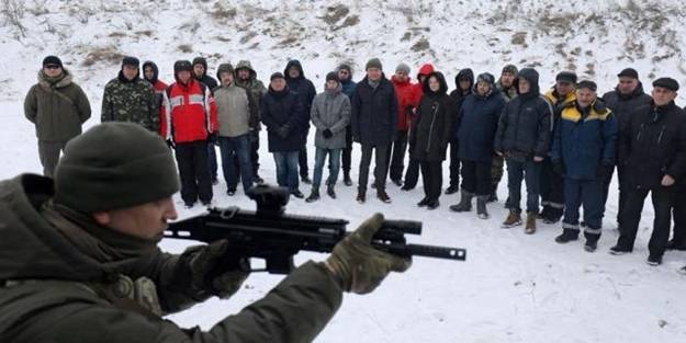 Sivillere silah eğitimi veriliyor! Savaş hazırlığı resmen başladı