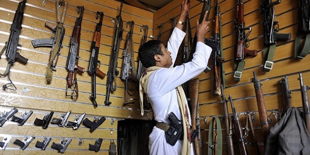 Sivillerin elinde 60 milyon silah olan ülke: Yemen