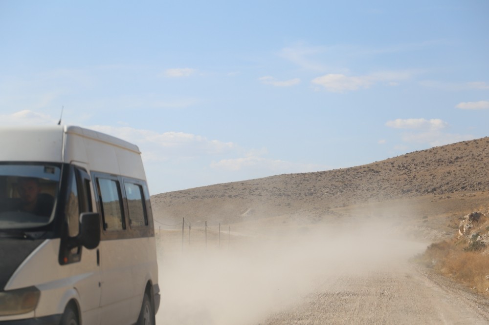 Sivrihisar’dan Büyükşehir Belediyesi’ne yol eleştirisi 