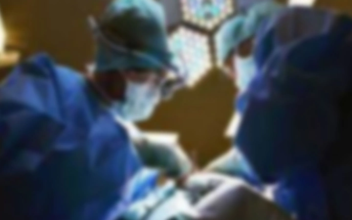 Sivrisineğin ısırdığı kadının yanağından çıktı! Doktorlar da şoke oldu