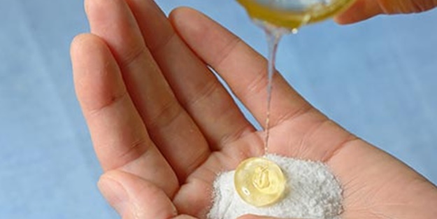 Sivrisinek ısırmalarında bunu yapın kaşıntıyı anında kesiyor! Herkesin mutfağında var