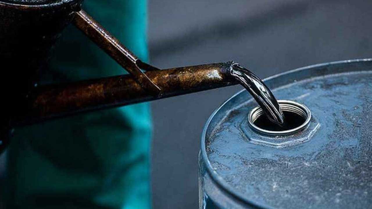 Siyah akaryakıt ürünlerine 4 liradan fazla indirim