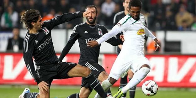 Siyah beyaz film gibi bir maç: 3-3