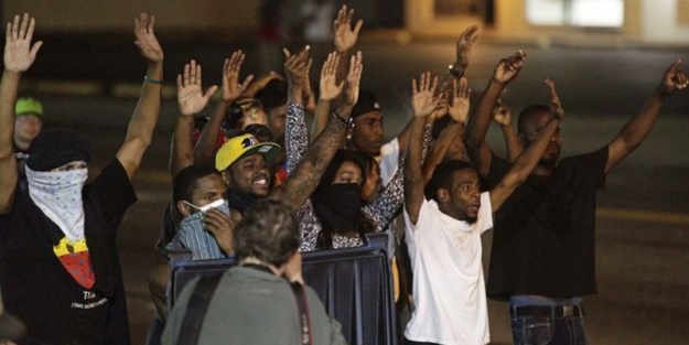 Siyahi gence 6 ırkçı kurşun / Video