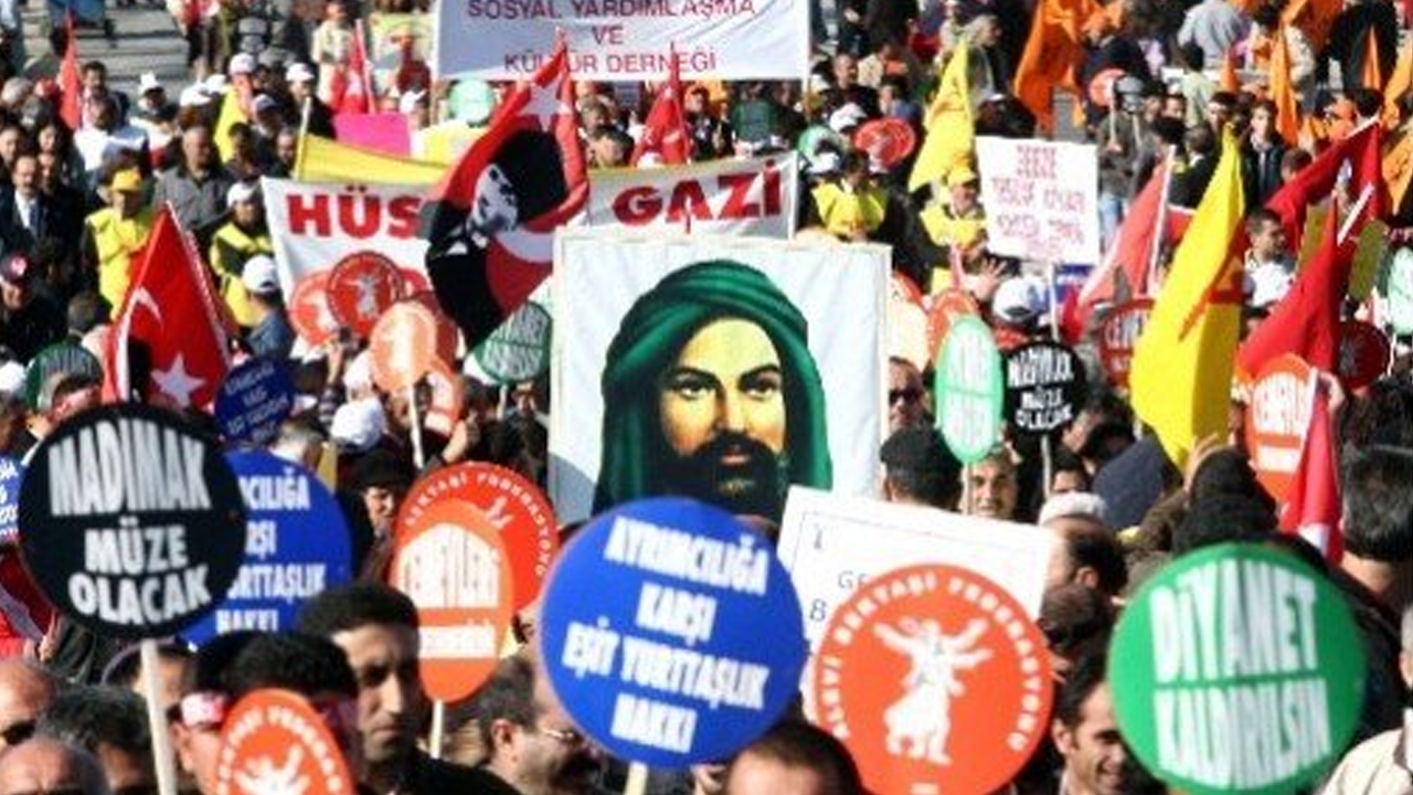 'Siyasal Alevicilerin kültür savaşı'