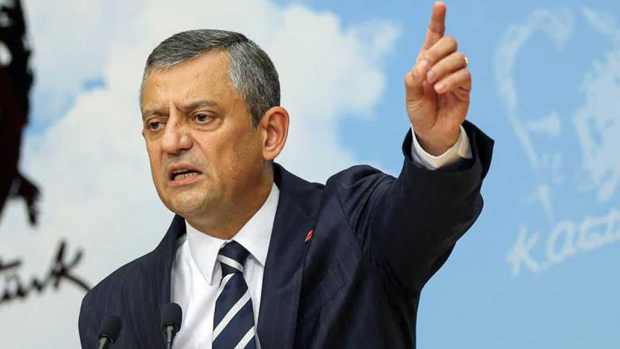 Siyaset kulisleri karıştı! Özgür Özel ve destekçil