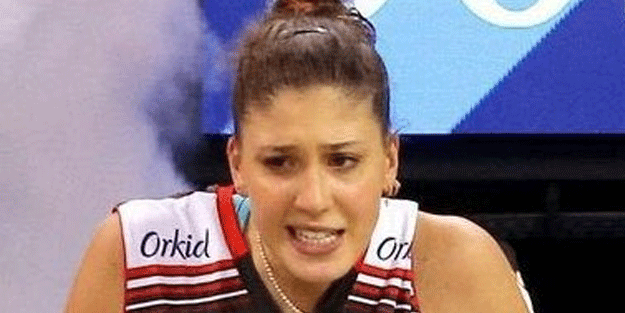 Siyasetçi mi sporcu mu belli değil! Vodafone hala destekliyor