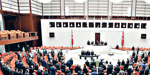 Siyasetçiler: Teröristlerle mücadele için uzatılmalı