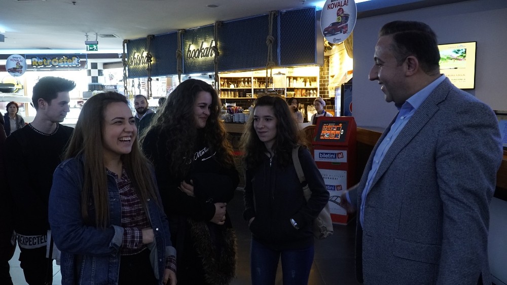 Siyasete sinema molası 