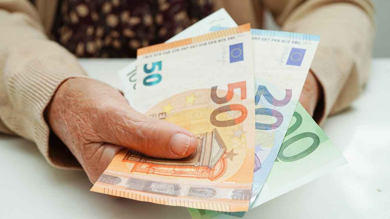 Siyasi belirsizlik ve ekonomik krizler! Almanya gözünü emekli maaşına dikti