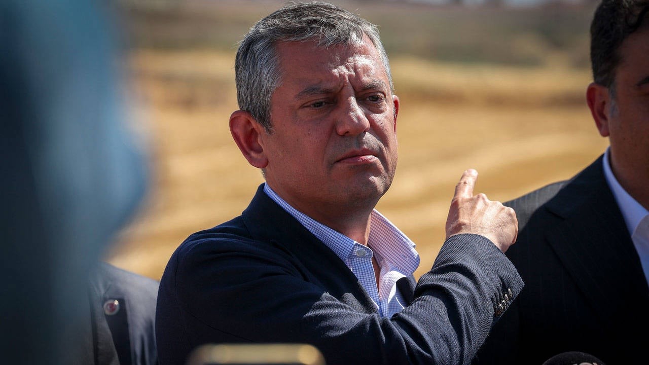 Siyasi mevtaya adaylık ofisi açacak! Özgür Özel, ölüyü pudralıyor!