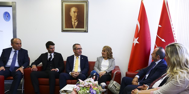 Siyasi partilerden CHP'ye bayram ziyareti