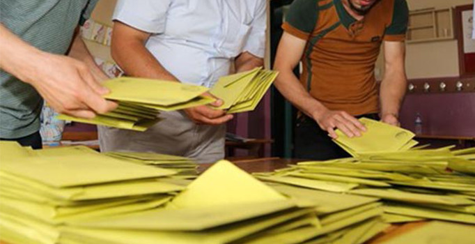 Siyasi partilerin 'aday adaylığı' tarifesi