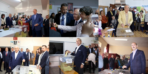 Siyasiler oylarını kullandı