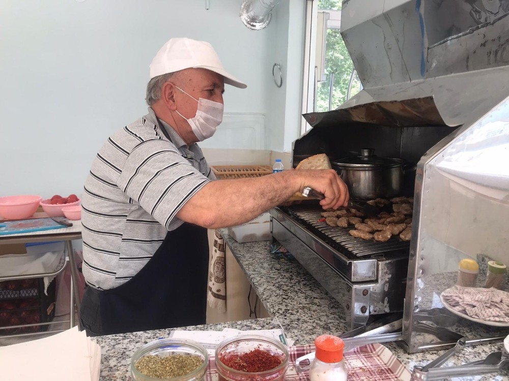 Siyasileri buluşturan açılış 