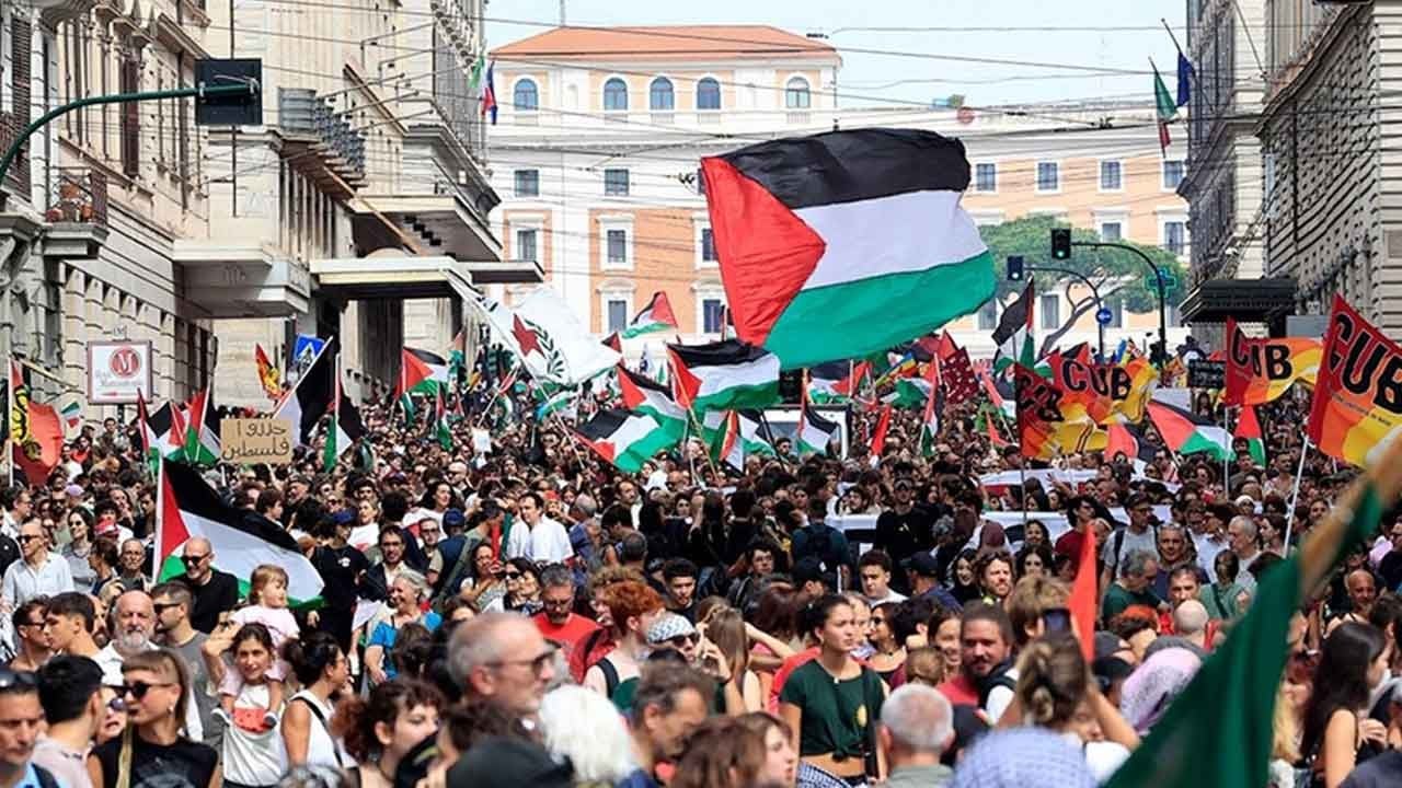 Siyonist barbarlığa karşı İtalya'da tarihi isyan ayaklanması başladı! Sendikalar hayatı durdurdu, meydanlar katil İsrail'e lanet okudu!
