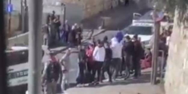 Siyonist İsrail’den Filistinlilere ‘Cuma namazı’ engeli