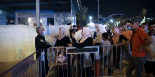 Siyonist İsrail'den Kadir Gecesi’nde Filistinlilere zulüm