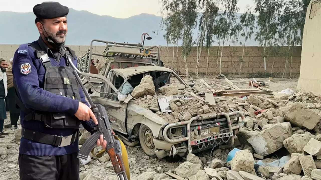 Siyonist katiller dururken... Müslüman iki ülke birbirini vurdu: Çok sayıda ölü var