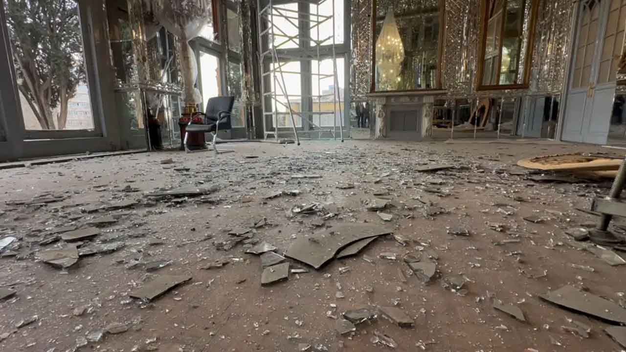 Siyonist katillerden tarihe ve kültüre alçak saldırı! Sadabad Sarayı'nı hedef alan ABD-İsrail şer ittifakı kalleş yüzünü bir kez daha gösterdi!