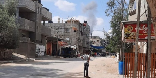 Siyonist rejim Gazze'yi vuruyor!