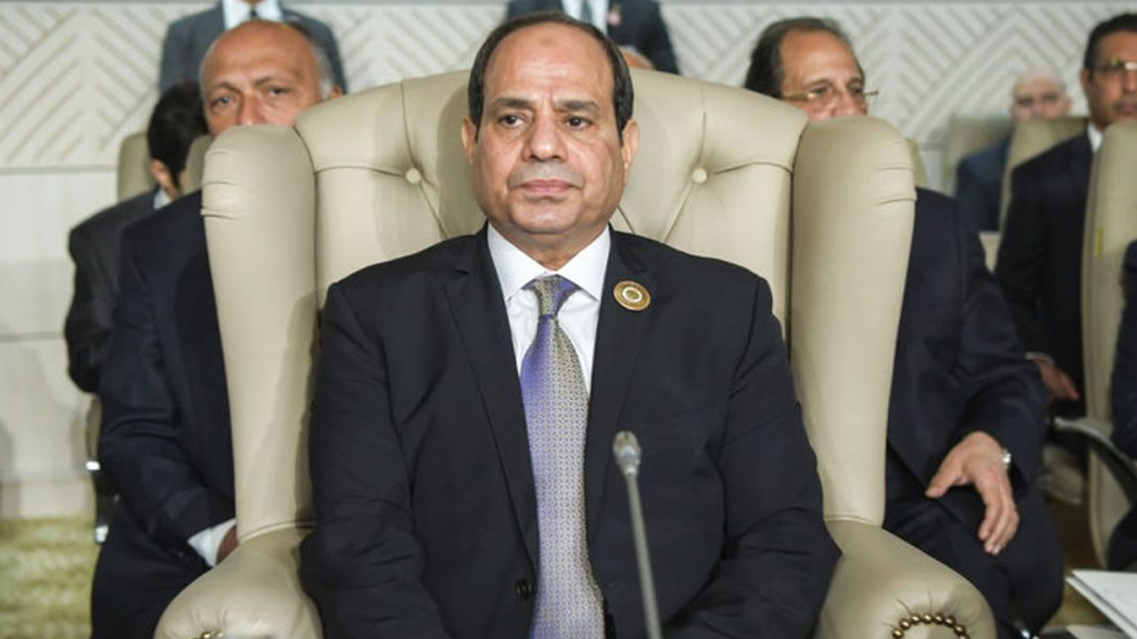 Siyonist Sisi istedi, Ezher 'Gazze ile dayanışma' mesajını sildi!