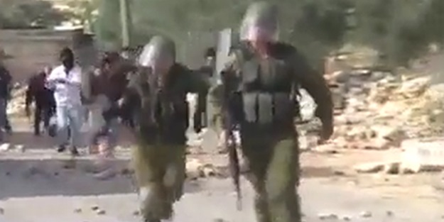 Siyonistler askeri kovalanınca, kaçacak delik aradı