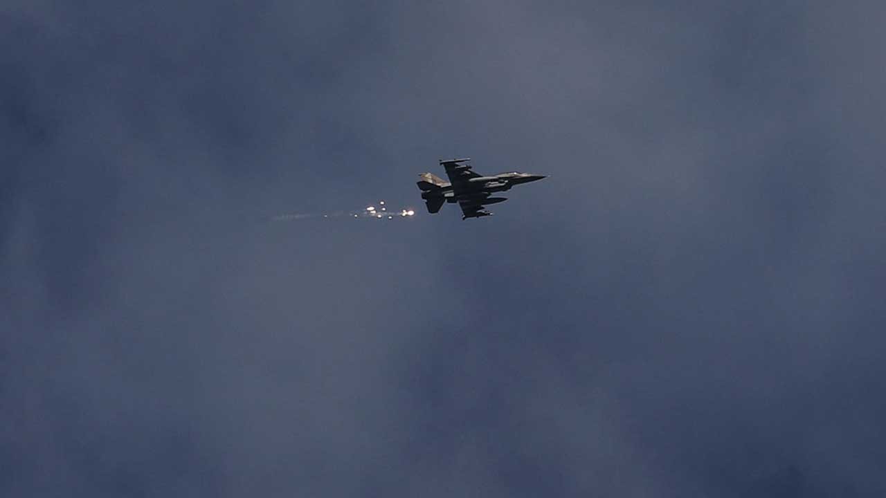 Siyonistler ateşkesi ihlal etti! Lübnan'ın güneyine saldırdılar