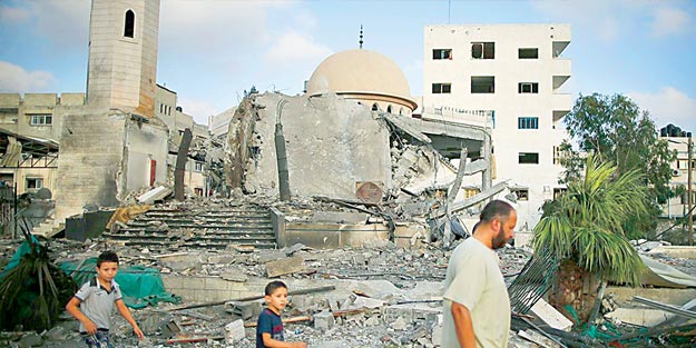 Siyonistler camileri yıkıyor