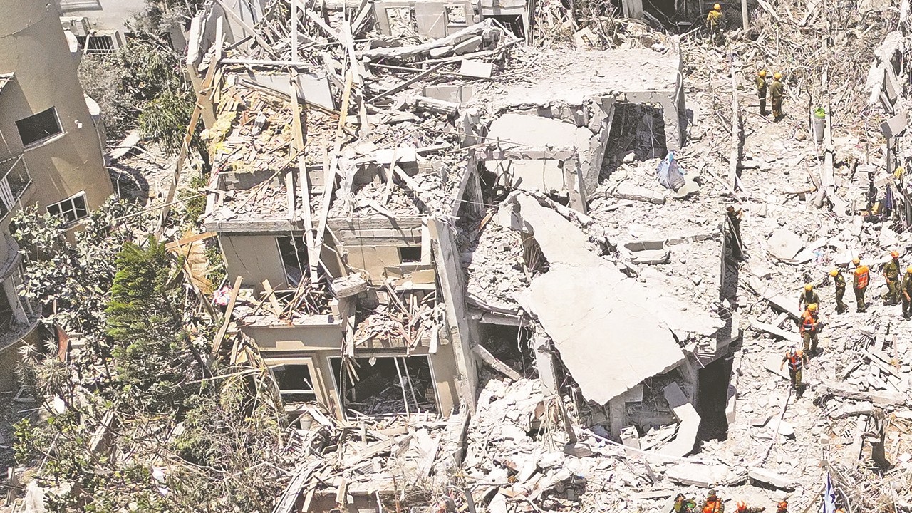 Siyonistler enkaz ve korkuyla artık baş başa...! Katil İsrail vuruldu mazlumlar sevindi