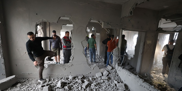 Siyonistler Filistinli esirin evini yıkmak için bomba kullandı!