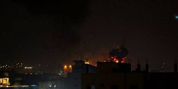 Siyonistler Gazze Şeridi’ne hava saldırısı düzenledi