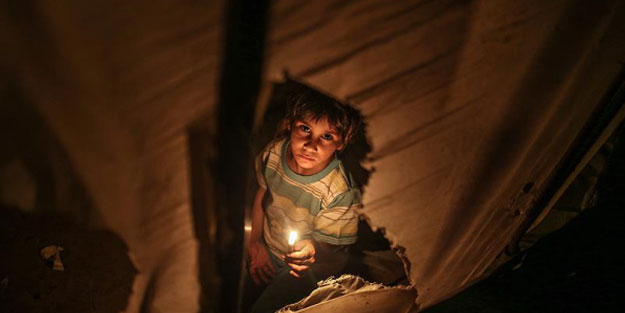 Siyonistler Gazze'nin elektriğini kesti