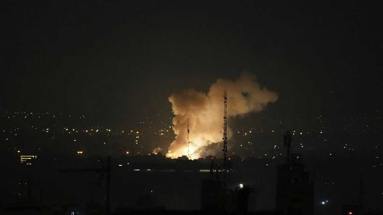 Siyonistler saldırı dalgası başlattı! Tahran'da şiddetli patlamalar meydana geldi