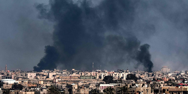 Siyonistler savaş uçaklarıyla saldırdı! Refah'ı hedef aldılar