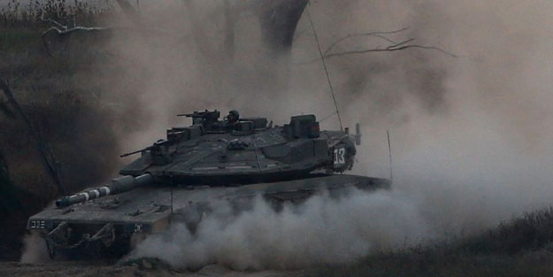 Siyonistler tanklarını Gazze Şeridi'ne sevk ediyor