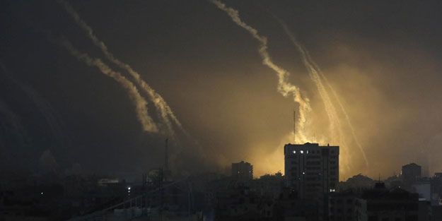 Siyonistlerden fosfor bombalarıyla katliam! Sadece Gazze'ye değil insanlığa savaş açtılar