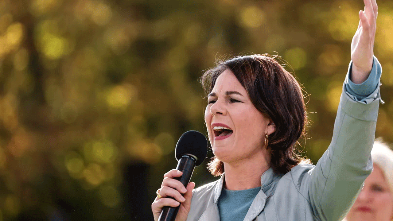 Siyonistleri silaha boğanlar hümanist oldu! Alman bakan değil sanki bukalemun