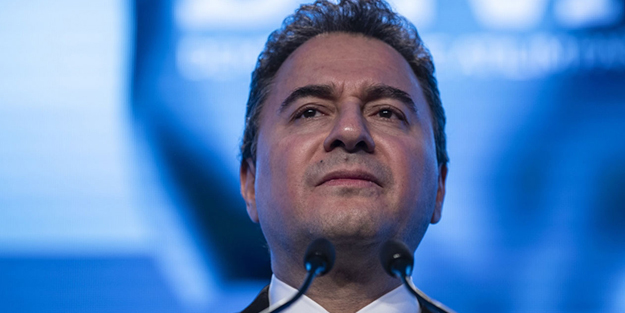 Siz bakmayın 6'lı masada oturduğuna! Ali Babacan'ın Tarkan kadar bile değeri yok