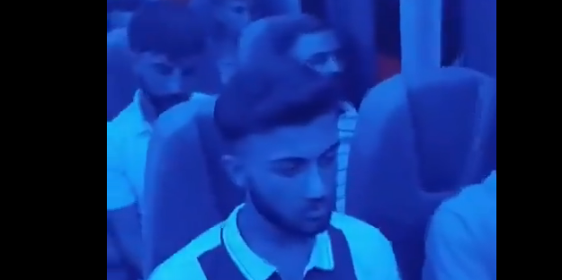 Siz misiniz terörist başına slogan atan! Polis yaka paça aldığı PKK yanlılarına bakın ne dinletti