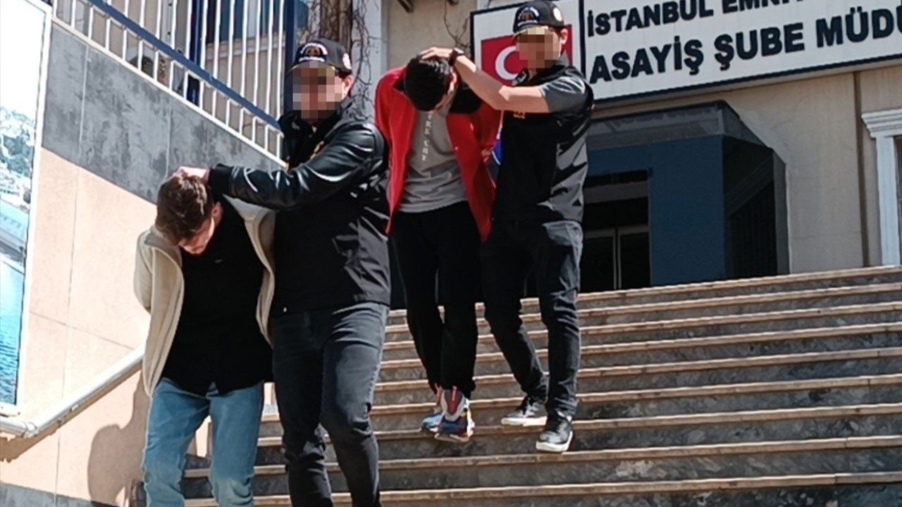 Siz ne çeşit bir manyaksınız oğlum! İstanbul’un orta yerinde yaptıkları şey şok etti! Tahmin bile edemeyeceksiniz