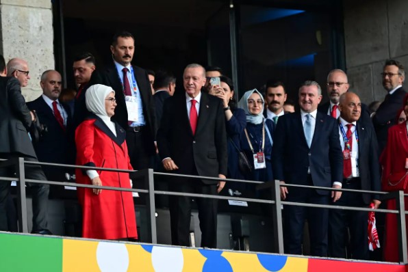 Siz neyin peşindesiniz? UEFA’dan skandal 'Erdoğan' tavrı
