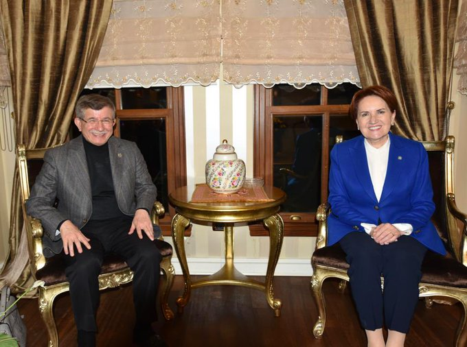 Sizde hiç mi utanma yok yahu! Ahmet Davutoğlu ve Meral Akşener'den büyük skandal