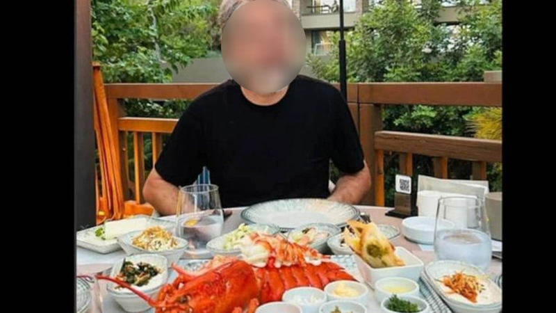 Sizde hiç utanma yok mu? O AK Partili isim de ıstakozla poz verdi! Halktan bu kadar da kopulmaz ki! Yazık, vallahi yazık