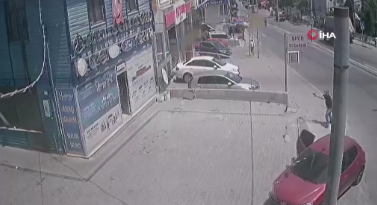  "Size her gün bir cenaze vereceğim" dedi! Güpegündüz iş yeri kurşunladı