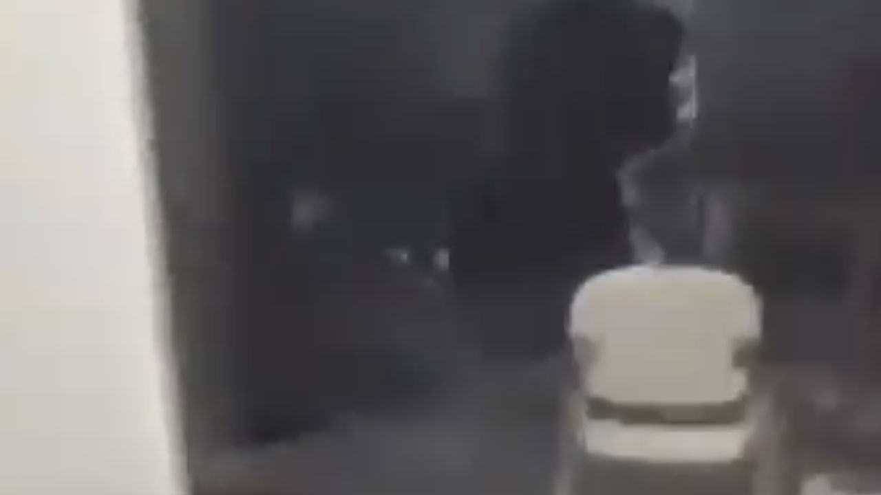 Sizi münafıklar sizi! Iraklı gençler Şehit Yahya Sinvar’a "terörist" diyen Suudi kanalını bastı!